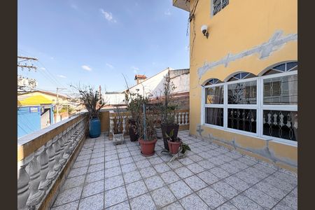 Casa à venda com 280m², 4 quartos e 2 vagas Casa à venda com 280m², 4 quartos e 2 vagasQuintal