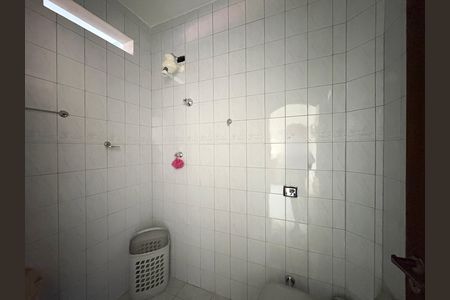Casa à venda com 280m², 4 quartos e 2 vagas Casa à venda com 280m², 4 quartos e 2 vagasBanheiro da Suíte 2