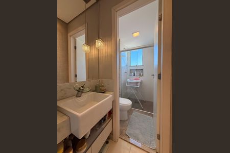 Apartamento à venda com 60m², 2 quartos e 2 vagas Apartamento à venda com 60m², 2 quartos e 2 vagasBanheiro