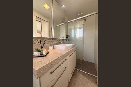 Apartamento à venda com 60m², 2 quartos e 2 vagas Apartamento à venda com 60m², 2 quartos e 2 vagasBanheiro