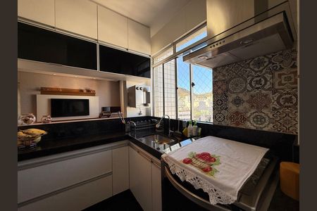 Apartamento à venda com 60m², 2 quartos e 2 vagas Apartamento à venda com 60m², 2 quartos e 2 vagasCozinha