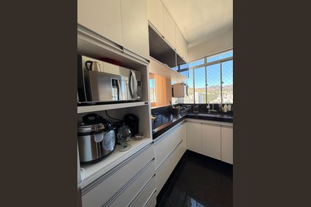 Apartamento à venda com 60m², 2 quartos e 2 vagas Apartamento à venda com 60m², 2 quartos e 2 vagasCozinha