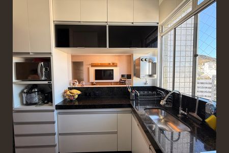 Apartamento à venda com 60m², 2 quartos e 2 vagas Apartamento à venda com 60m², 2 quartos e 2 vagasCozinha
