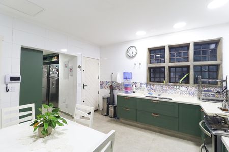 Casa à venda com 700m², 4 quartos e 2 vagas