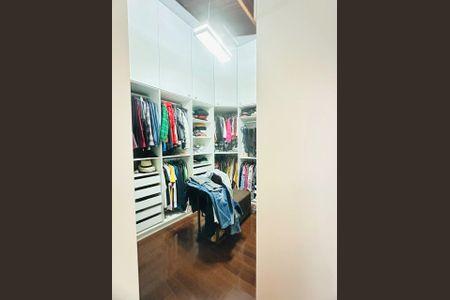 Casa à venda com 700m², 4 quartos e 2 vagas