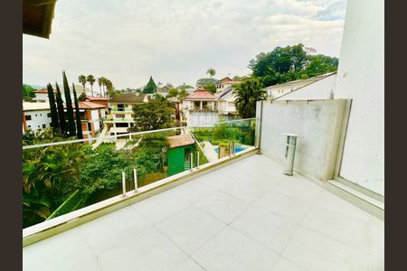 Casa à venda com 700m², 4 quartos e 2 vagas