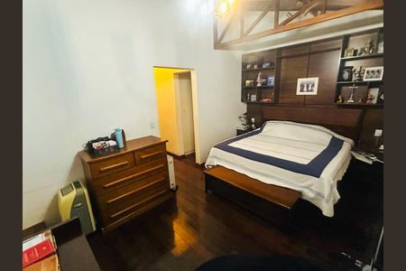 Casa à venda com 700m², 4 quartos e 2 vagas