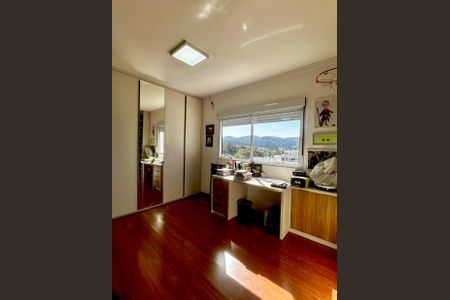 Casa à venda com 700m², 4 quartos e 2 vagas
