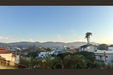 Casa à venda com 700m², 4 quartos e 2 vagas