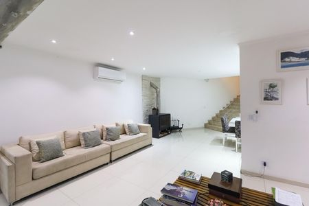 Casa à venda com 4 quartos, 700m² em Tremembé, São Paulo