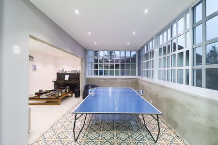 Casa à venda com 700m², 4 quartos e 2 vagas