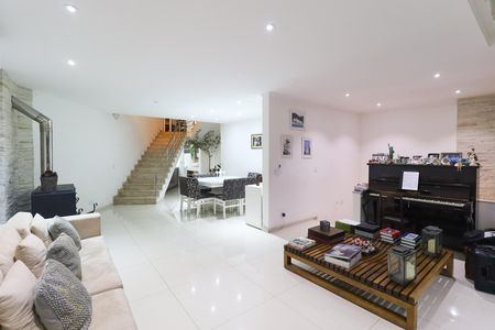 Casa à venda com 4 quartos, 700m² em Tremembé, São Paulo