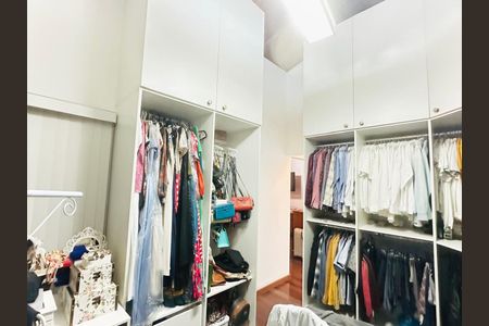 Casa à venda com 700m², 4 quartos e 2 vagas