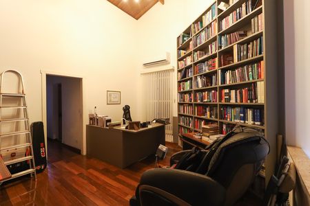 Casa à venda com 700m², 4 quartos e 2 vagas