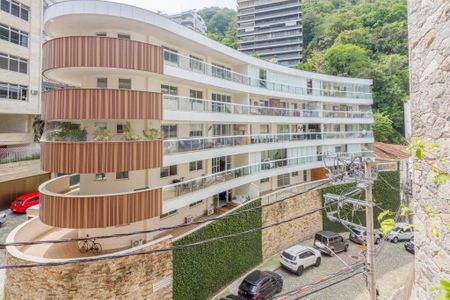 Apartamento à venda com 96m², 2 quartos e 1 vaga