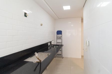 Apartamento para alugar com 42m², 2 quartos e sem vaga Apartamento para alugar com 42m², 2 quartos e sem vagaCozinha e área de serviço