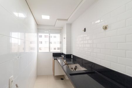 Apartamento para alugar com 42m², 2 quartos e sem vaga Apartamento para alugar com 42m², 2 quartos e sem vagaCozinha e área de serviço