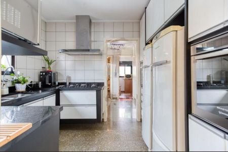 Apartamento à venda com 236m², 4 quartos e 3 vagas