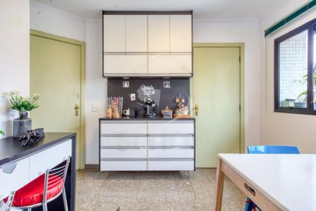 Apartamento à venda com 236m², 4 quartos e 3 vagas