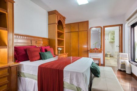 Apartamento à venda com 236m², 4 quartos e 3 vagas
