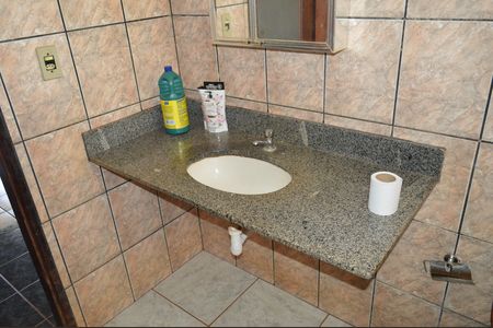 Casa para alugar com 300m², 4 quartos e 5 vagasBanheiro