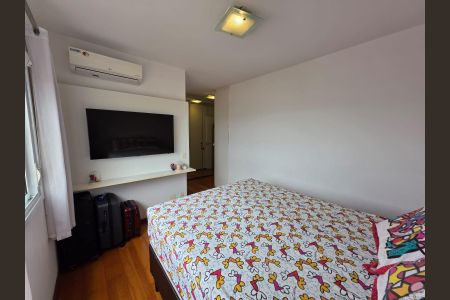 Apartamento à venda com 125m², 3 quartos e 2 vagas Apartamento à venda com 125m², 3 quartos e 2 vagasQuarto