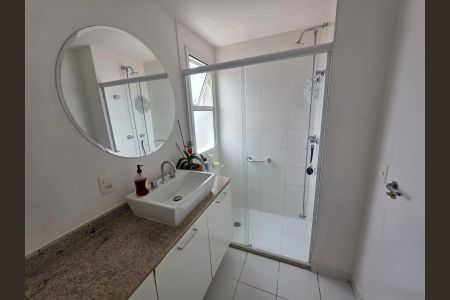 Apartamento à venda com 125m², 3 quartos e 2 vagas Apartamento à venda com 125m², 3 quartos e 2 vagasBanheiro