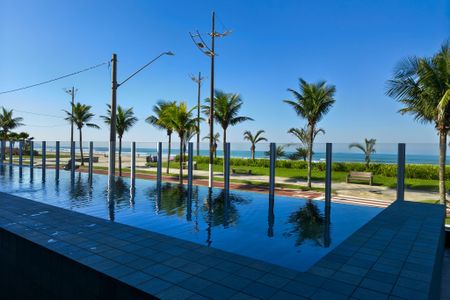 Apartamento para alugar com 200m², 3 quartos e 3 vagas Apartamento para alugar com 200m², 3 quartos e 3 vagasÁrea comum - Piscina