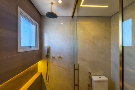 Apartamento para alugar com 200m², 3 quartos e 3 vagas Apartamento para alugar com 200m², 3 quartos e 3 vagasBanheiro da Suíte 1