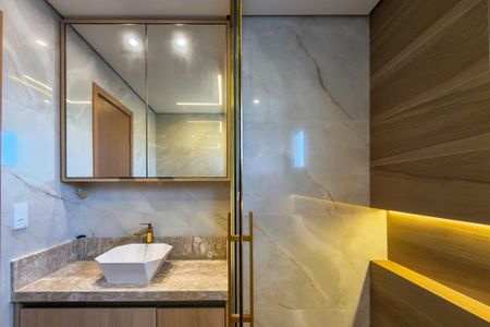 Apartamento para alugar com 200m², 3 quartos e 3 vagas Apartamento para alugar com 200m², 3 quartos e 3 vagasBanheiro da Suíte 1