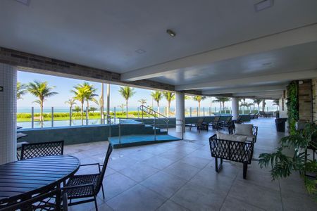 Apartamento para alugar com 200m², 3 quartos e 3 vagas Apartamento para alugar com 200m², 3 quartos e 3 vagasÁrea comum - Piscina