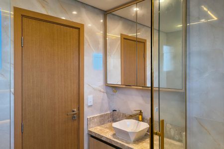 Apartamento para alugar com 200m², 3 quartos e 3 vagas Apartamento para alugar com 200m², 3 quartos e 3 vagasBanheiro da Suíte 1