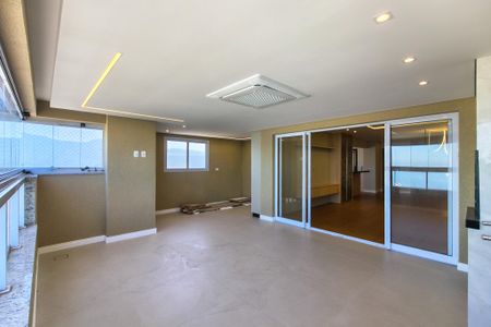 Apartamento para alugar com 200m², 3 quartos e 3 vagas Apartamento para alugar com 200m², 3 quartos e 3 vagasSacada principal