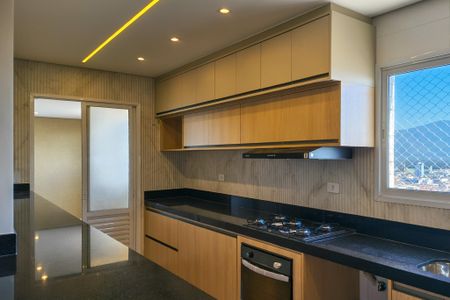 Apartamento para alugar com 200m², 3 quartos e 3 vagas Apartamento para alugar com 200m², 3 quartos e 3 vagasCozinha