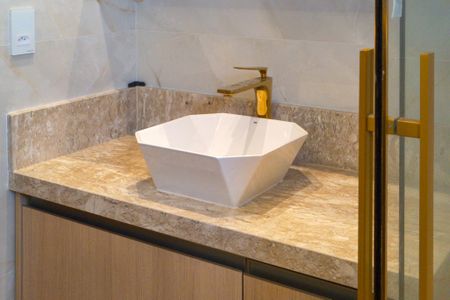 Apartamento para alugar com 200m², 3 quartos e 3 vagas Apartamento para alugar com 200m², 3 quartos e 3 vagasBanheiro da Suíte 1