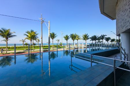 Apartamento para alugar com 200m², 3 quartos e 3 vagas Apartamento para alugar com 200m², 3 quartos e 3 vagasÁrea comum - Piscina