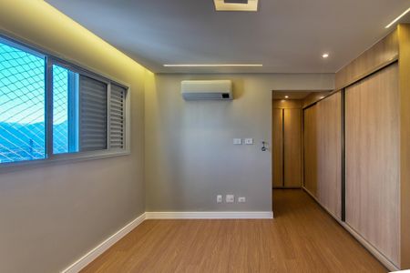 Suite 1 de apartamento para alugar com 3 quartos, 200m² em Vila Caiçara, Praia Grande