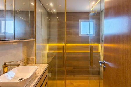 Apartamento para alugar com 200m², 3 quartos e 3 vagas Apartamento para alugar com 200m², 3 quartos e 3 vagasBanheiro da Suíte 1