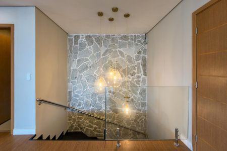 Apartamento para alugar com 200m², 3 quartos e 3 vagas Apartamento para alugar com 200m², 3 quartos e 3 vagasHall da escada