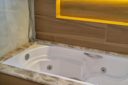 Apartamento para alugar com 200m², 3 quartos e 3 vagas Apartamento para alugar com 200m², 3 quartos e 3 vagasBanheiro da Suíte 2