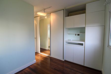 Apartamento à venda com 156m², 2 quartos e 3 vagas Apartamento à venda com 156m², 2 quartos e 3 vagasQuarto 1