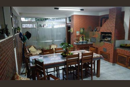 Casa à venda com 3 quartos, 220m² em Jardim Santa Helena, São Paulo