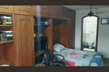 Casa à venda com 3 quartos, 220m² em Jardim Santa Helena, São Paulo