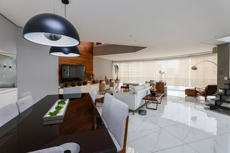 Sala de apartamento à venda com 3 quartos, 287m² em Vila Suzana, São Paulo
