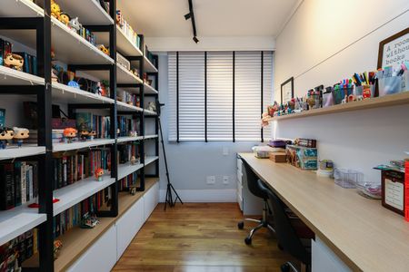 Apartamento à venda com 287m², 3 quartos e 5 vagasEscritório