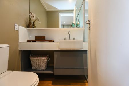 Apartamento à venda com 287m², 3 quartos e 5 vagasBanheiro da Suíte 2