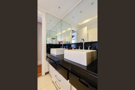 Apartamento à venda com 287m², 3 quartos e 5 vagasBanheiro da Suíte 3