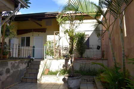 Casa à venda com 146m², 3 quartos e 3 vagas Casa à venda com 146m², 3 quartos e 3 vagasFachada - Edícula