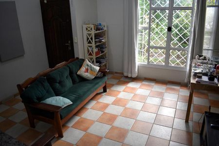 Casa à venda com 146m², 3 quartos e 3 vagas Casa à venda com 146m², 3 quartos e 3 vagasSala