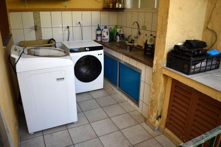 Casa à venda com 146m², 3 quartos e 3 vagas Casa à venda com 146m², 3 quartos e 3 vagasÁrea de Serviço